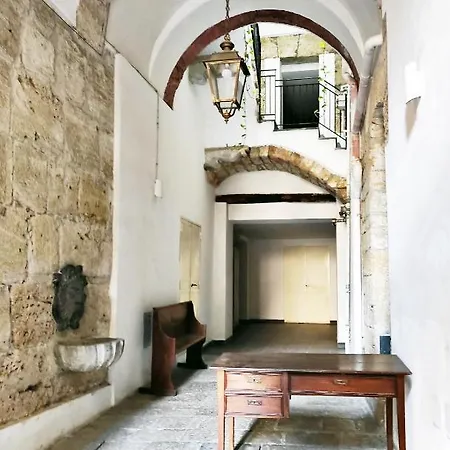 Comodo Appartamento In Centro Storico *